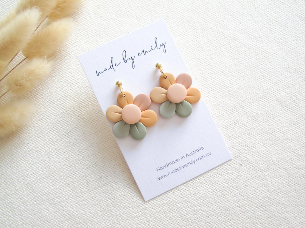Daisy Dangles -Neutral - made by Emily